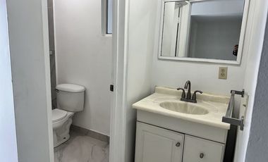 Casa en renta en Otay Universidad, una sola planta, 3 recámaras, 2 baños.