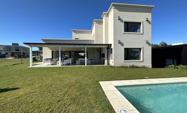 Moderna casa en alquiler temporal