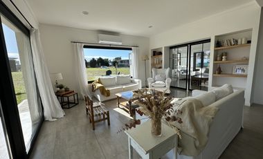 Moderna casa en alquiler temporal
