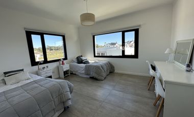 Moderna casa en alquiler temporal