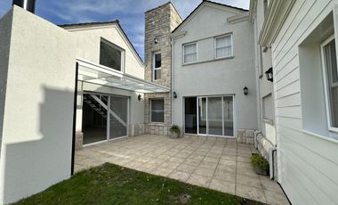 Increible casa en Barrio Rumenco