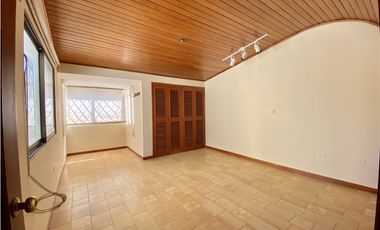 CASA EN ARRIENDO EN BAVARIA PARA USO VIVIENDA O COMERCIAL