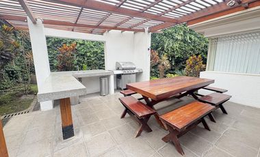 CASA EN VENTA O RENTA CUMBAYA URB. LUJO