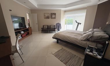 CASA EN VENTA O RENTA CUMBAYA URB. LUJO