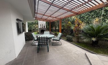 CASA EN VENTA O RENTA CUMBAYA URB. LUJO