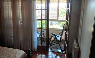 CHALET DE 6 AMBIENTES CON QUINCHO Y PISCINA EN COLINAS PERALTA RAMOS (APTO CREDITO)