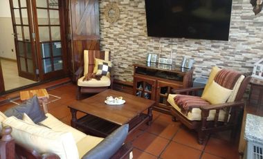 CHALET DE 6 AMBIENTES CON QUINCHO Y PISCINA EN COLINAS PERALTA RAMOS (APTO CREDITO)
