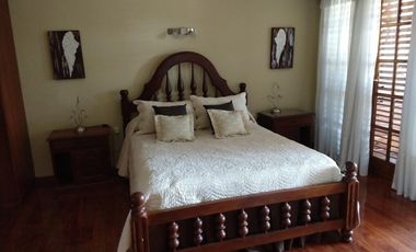 CHALET DE 6 AMBIENTES CON QUINCHO Y PISCINA EN COLINAS PERALTA RAMOS (APTO CREDITO)