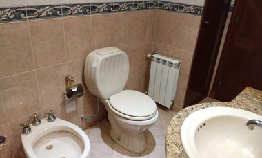 CHALET DE 6 AMBIENTES CON QUINCHO Y PISCINA EN COLINAS PERALTA RAMOS (APTO CREDITO)