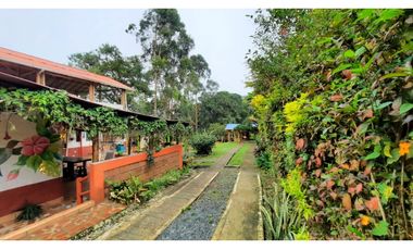 ref 990a vendo casa campestre yumbo parte alta peñas negras