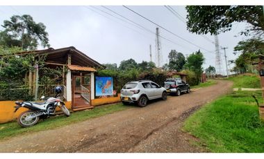 ref 990a vendo casa campestre yumbo parte alta peñas negras
