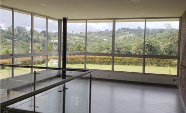 HERMOSA FINCA EN PARCELACION SANTA ELENA TOTALMENTE AMOBLADA