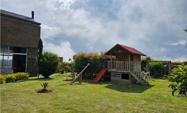 HERMOSA FINCA EN PARCELACION SANTA ELENA TOTALMENTE AMOBLADA