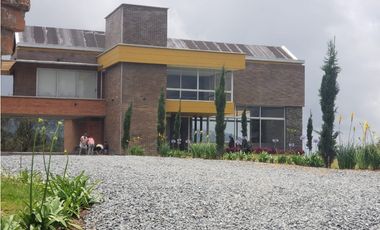 HERMOSA FINCA EN PARCELACION SANTA ELENA TOTALMENTE AMOBLADA