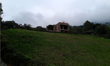 VENTA CASA Y LOTE EN NORTEAMERICA BELLO