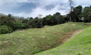 VENTA CASA Y LOTE EN NORTEAMERICA BELLO