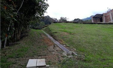 VENTA CASA Y LOTE EN NORTEAMERICA BELLO