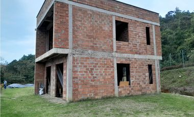 VENTA CASA Y LOTE EN NORTEAMERICA BELLO