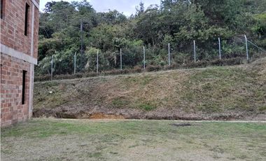 VENTA CASA Y LOTE EN NORTEAMERICA BELLO