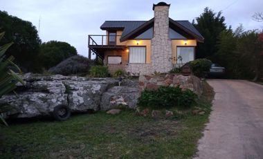 Chalet Sierra de los Padres con excelente vista