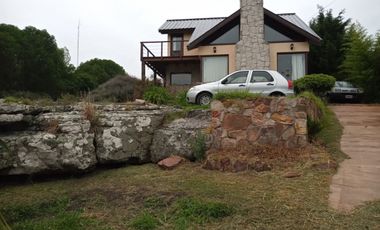 Chalet Sierra de los Padres con excelente vista