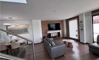 Hermosa casa para venta en Cota