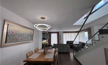 Hermosa casa para venta en Cota