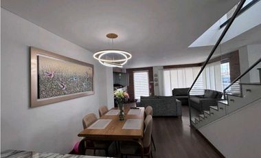 Hermosa casa para venta en Cota