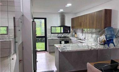 Hermosa casa para venta en Cota