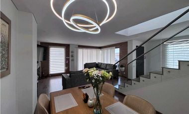 Hermosa casa para venta en Cota