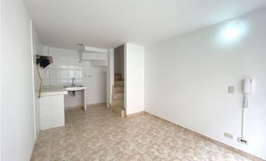 Hermosa casa en arriendo! Conjunto residencial Ciudad Tintal!!