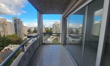 Departamento piso de tres ambientes a la venta en Quilmes