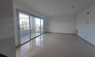 Departamento piso de tres ambientes a la venta en Quilmes