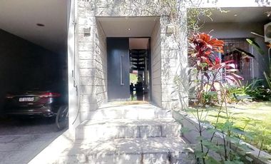 CASA CON JARDÍN Y PILETA VICENTE LOPEZ
