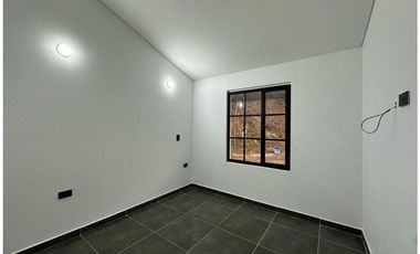 EN VENTA CASA CAMPESTRE EN CALDAS VEREDA LA MIEL (PR)