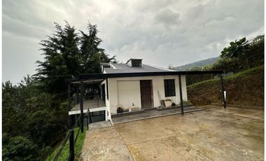 EN VENTA CASA CAMPESTRE EN CALDAS VEREDA LA MIEL (PR)