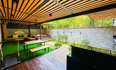 Exclusiva Casa de 3 Niveles en el Corazón de El Poblado