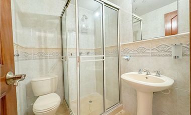 Exclusiva Casa de 3 Niveles en el Corazón de El Poblado