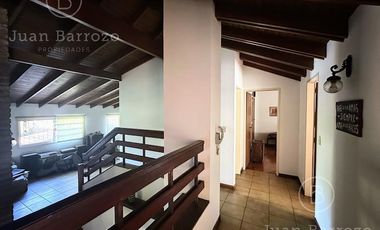 Venta Casa de 3 dormitorios con garage y fondo libre. Temperley Este.