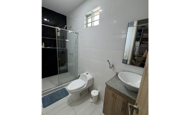 SE VENDE CASA DE DOS NIVELES EN BARRIO MONTEVERDE DE MONTERIA