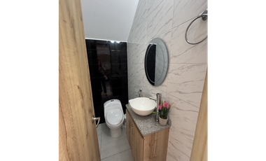 SE VENDE CASA DE DOS NIVELES EN BARRIO MONTEVERDE DE MONTERIA