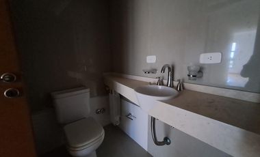 Departamento piso de tres ambientes a la venta en Quilmes