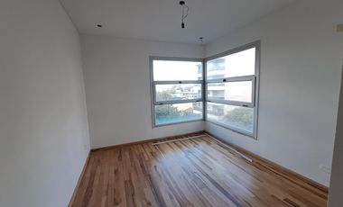 Departamento piso de tres ambientes a la venta en Quilmes