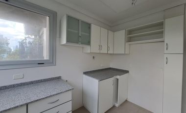 Departamento piso de tres ambientes a la venta en Quilmes