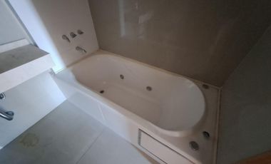 Departamento piso de tres ambientes a la venta en Quilmes
