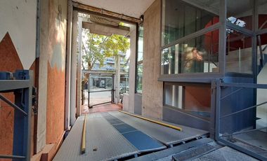 Departamento piso de tres ambientes a la venta en Quilmes
