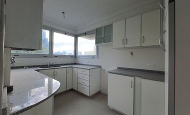 Departamento piso de tres ambientes a la venta en Quilmes