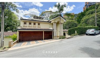 Venta de Casa Estilo Neoclásica El Poblado