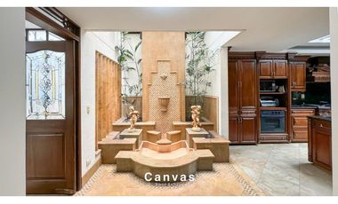 Venta de Casa Estilo Neoclásica El Poblado