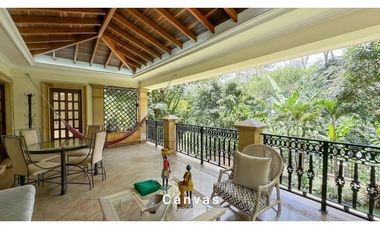 Venta de Casa Estilo Neoclásica El Poblado
